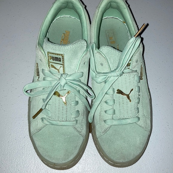 Green Suede Pumas Size 5.5 C (A1) - Picture 1 of 6